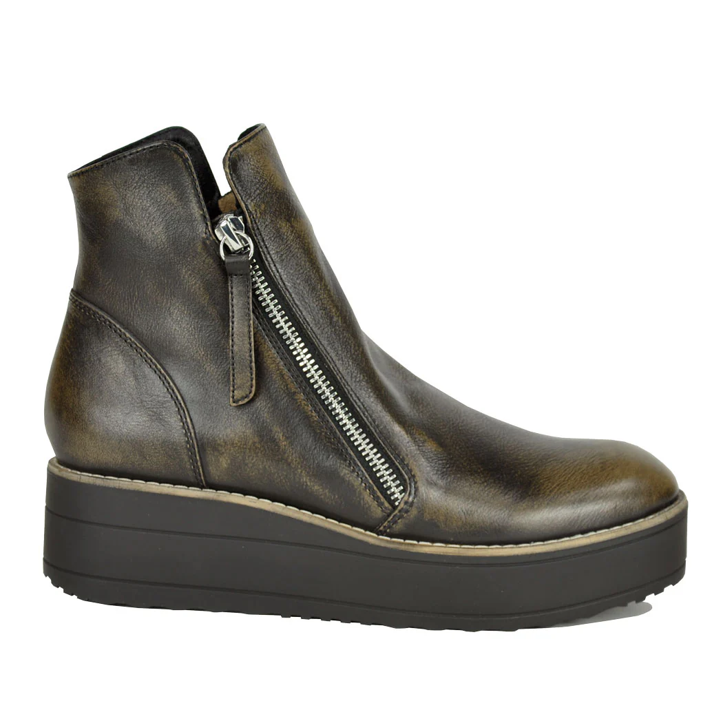 Nene Smokey Black Zip Boot - Image 2
